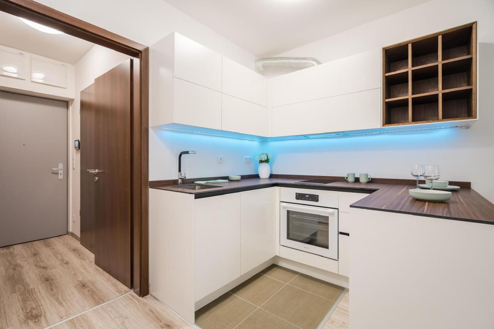 Comfort Court Apartment - Free Parking, Balcony Budapest Esterno foto