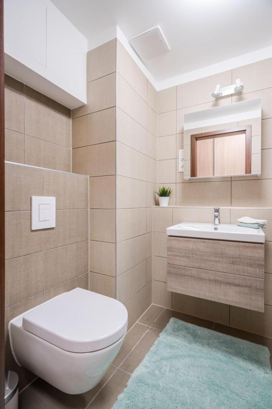 Comfort Court Apartment - Free Parking, Balcony Budapest Esterno foto