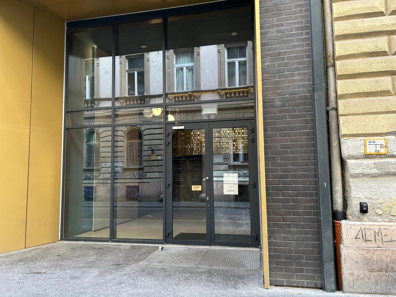 Comfort Court Apartment - Free Parking, Balcony Budapest Esterno foto